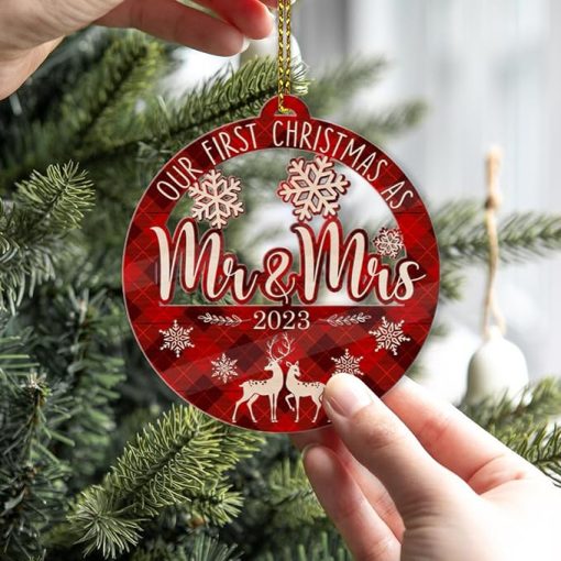 Fastpeace Our First Christmas as Mr and Mrs Ornament 2023, 1st Christmas Married Ornaments, Wedding Gifts for Couple Bride and Groom, Newlywed Gift, Our First Christmas Married Ornament 2023